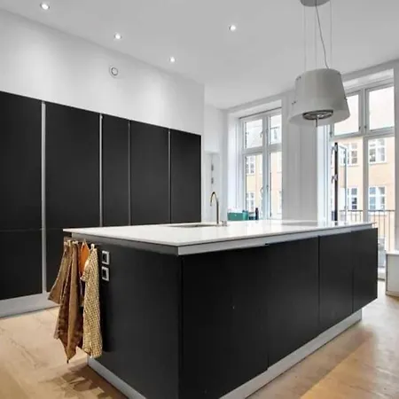 Stylish 2br Flat By The Marble Church * København