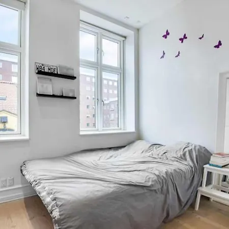 Stylish 2br Flat By The Marble Church